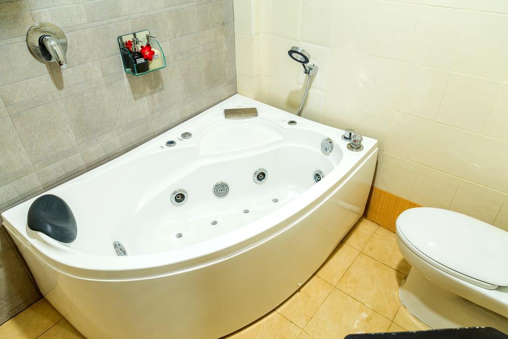 Paôy Pêt Ly Heng Chhay Hotel מראה חיצוני תמונה